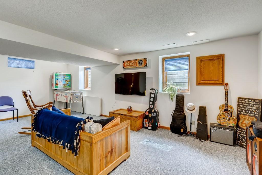 10325 Virginia Road Bloomington, MN 55438 - Photo 22 of 28