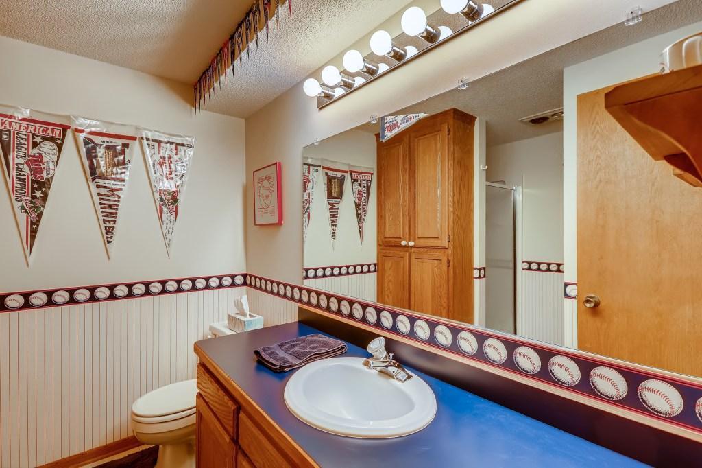 10325 Virginia Road Bloomington, MN 55438 - Photo 23 of 28