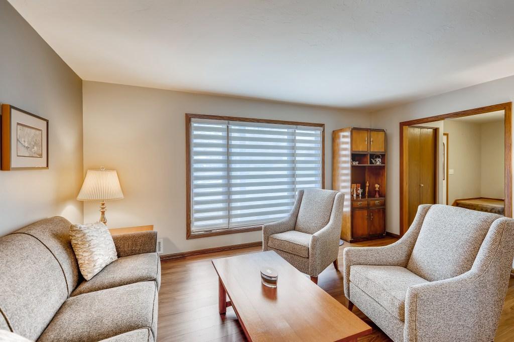 10325 Virginia Road Bloomington, MN 55438 - Photo 5 of 28