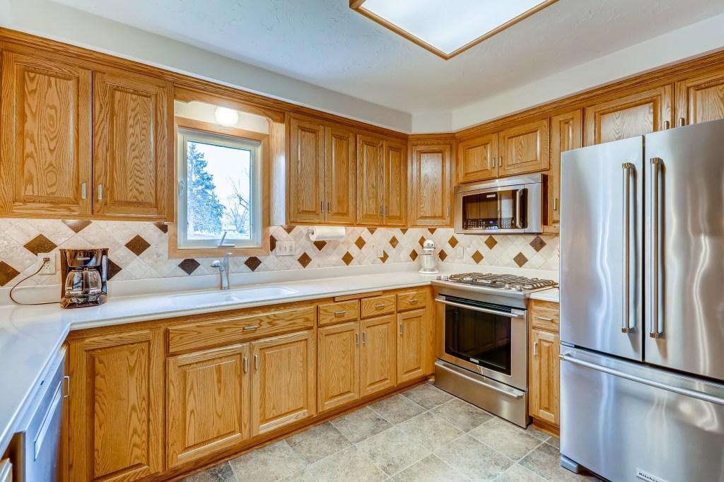 10325 Virginia Road Bloomington, MN 55438 - Photo 10 of 28