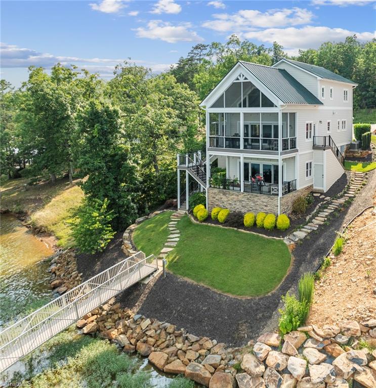 500 Shoreline Road New London, NC 28127 - Photo 4 of 38 Gallery Image 4