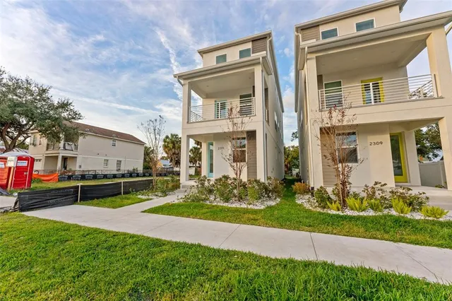 $4,000 | 2311 West Spruce Street, Tampa, FL 33607