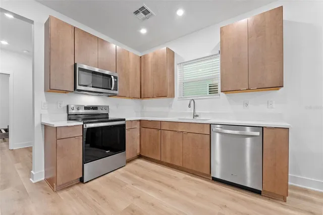 $4,000 | 2311 West Spruce Street, Tampa, FL 33607