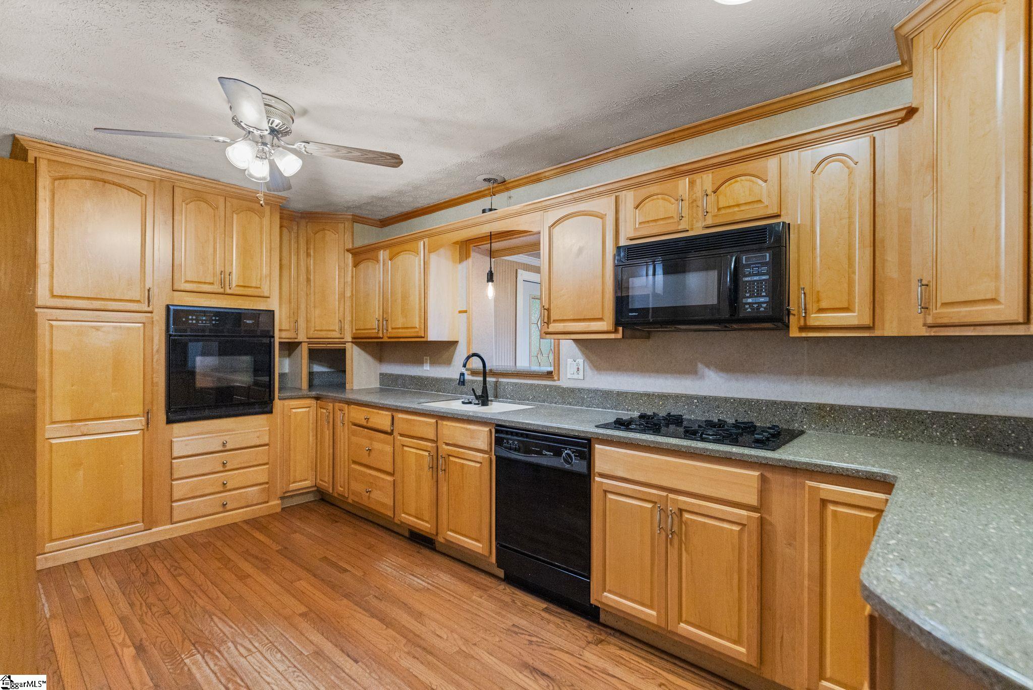 215 McArthur Street Easley, SC 29642 - Photo 12 of 37