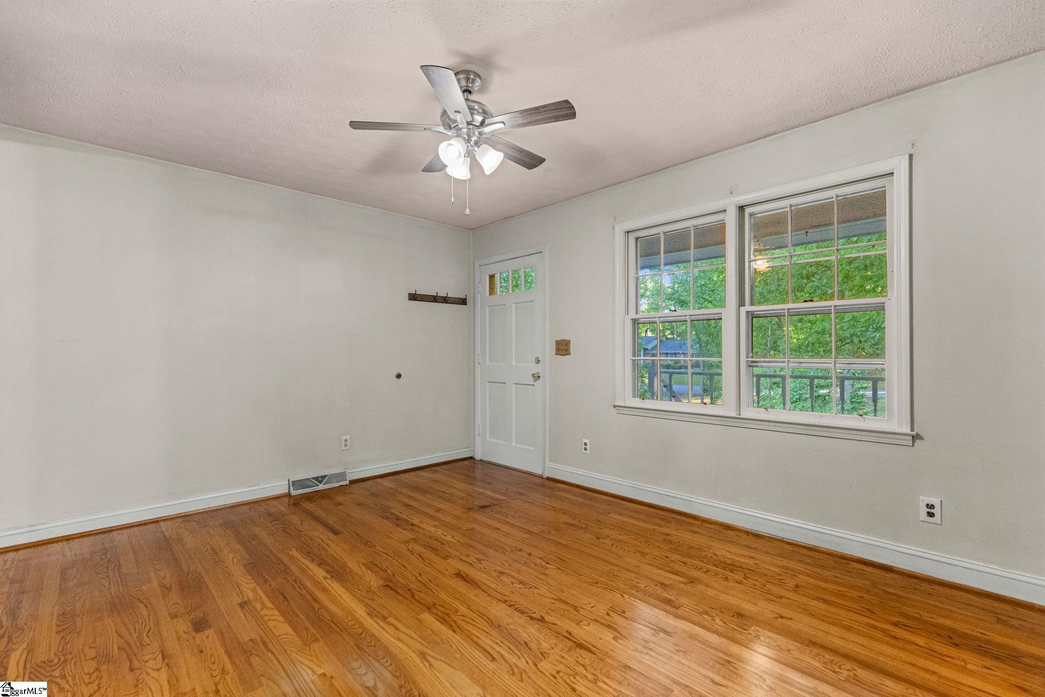 215 McArthur Street Easley, SC 29642 - Photo 5 of 37