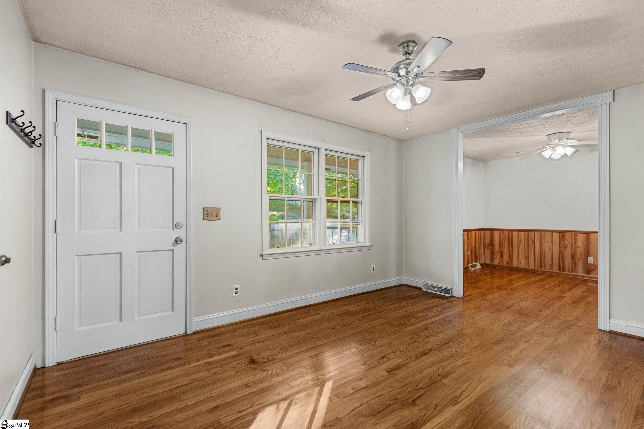 215 McArthur Street Easley, SC 29642 - Photo 6 of 37