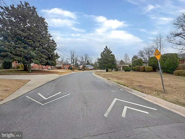 $585,000 | 906 Venice Drive, Silver Spring, MD 20904