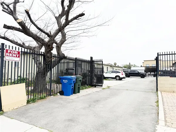 $949,000 | 1330 South Reservoir Street, Pomona, CA 91766