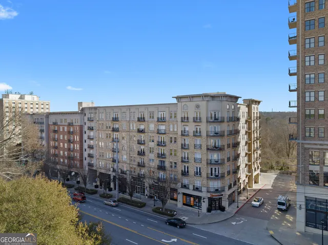 a view of an outdoor space