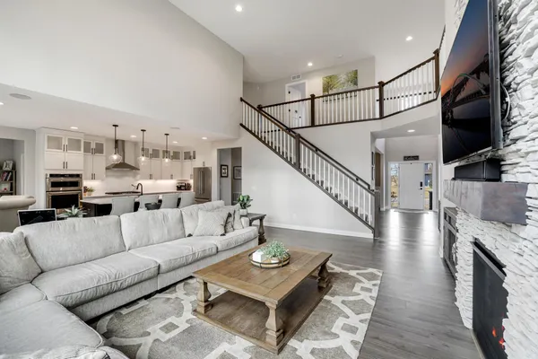 $925,000 | 5340 Garland Lane North, Plymouth, MN 55446