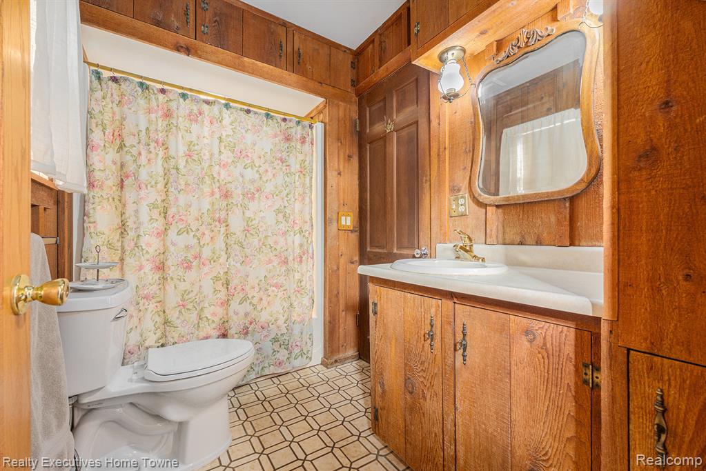 550 East Leonard Road Leonard, MI 48367 - Photo 16 of 35