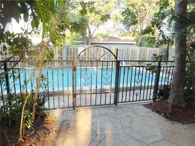 1415 Miami Road, Unit B Fort Lauderdale, FL 33316 - Photo 23 of 25 Exterior Front