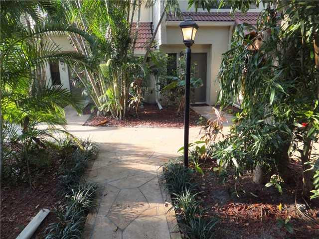 1415 Miami Road, Unit B Fort Lauderdale, FL 33316 - Photo 24 of 25 Exterior Front