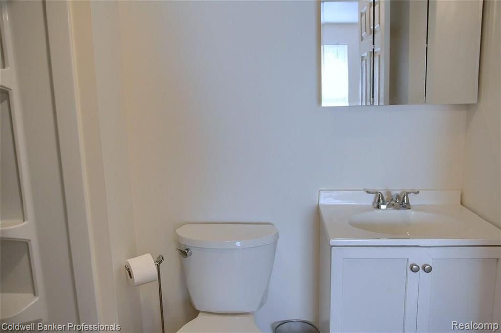 17430 Middlebelt Road Romulus, MI 48174 - Photo 15 of 28