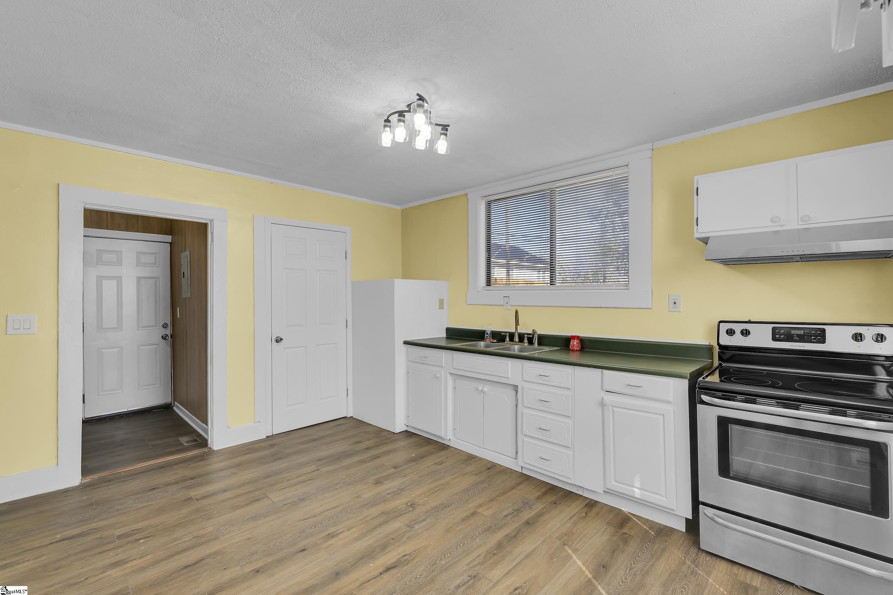 8180 9th Street Boiling Springs, SC 29316 - Photo 3 of 20