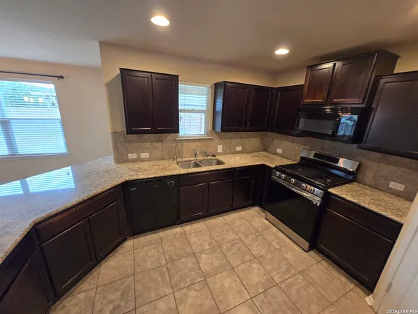 $1,695 | 6114 Hackberry Pond, San Antonio, TX 78244