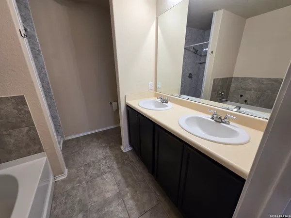 $1,695 | 6114 Hackberry Pond, San Antonio, TX 78244