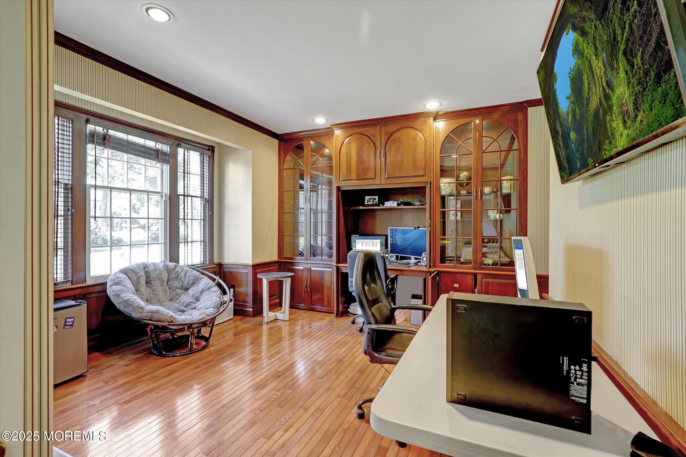 26 Bruns Road West Allenhurst, NJ 07711 - Photo 23 of 66 a living room with furniture and a flat screen tv