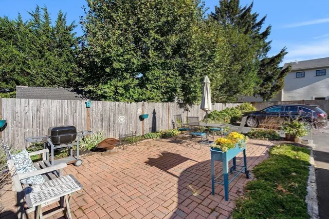 $534,900 | 158 Merrimac Street, Unit 3, Newburyport, MA 01950