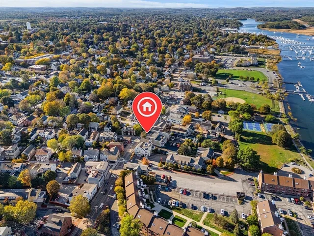 $534,900 | 158 Merrimac Street, Unit 3, Newburyport, MA 01950