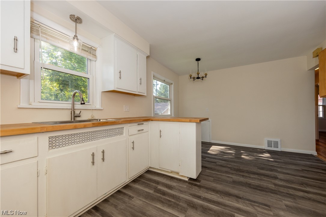 1420 Avondale Road South Euclid, OH 44121 - Photo 8 of 27