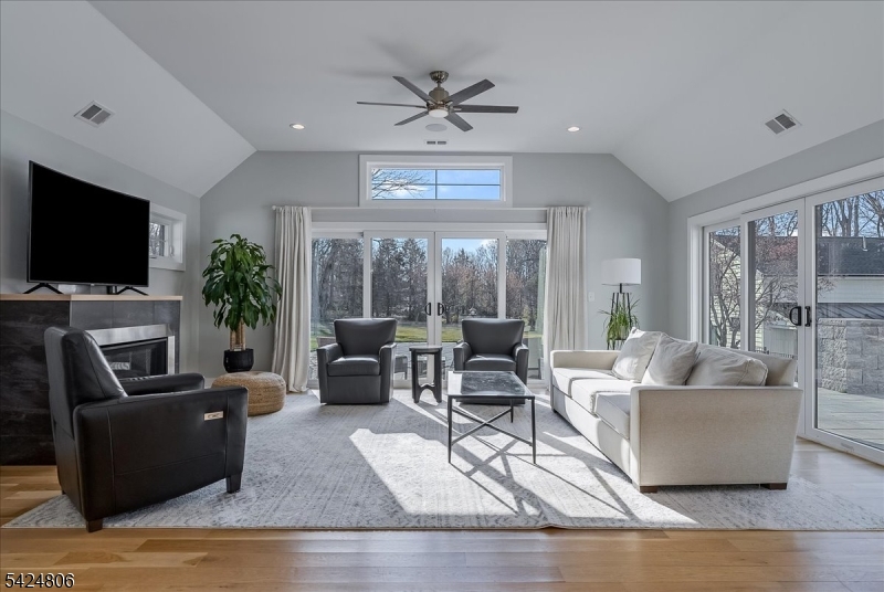 529 Openaki Road Denville, NJ 07834 - Photo 11 of 50