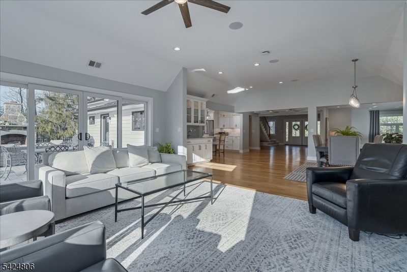 529 Openaki Road Denville, NJ 07834 - Photo 13 of 50