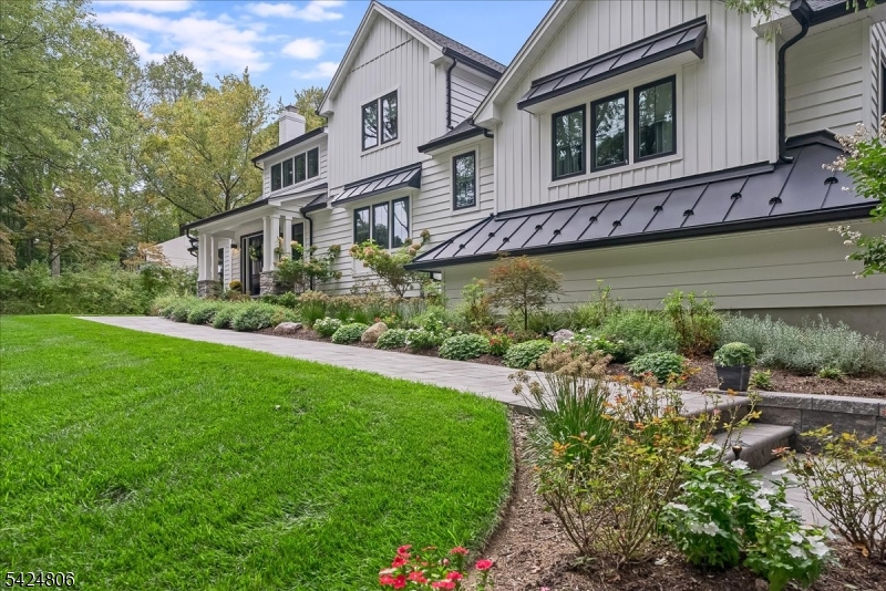 529 Openaki Road Denville, NJ 07834 - Photo 3 of 50