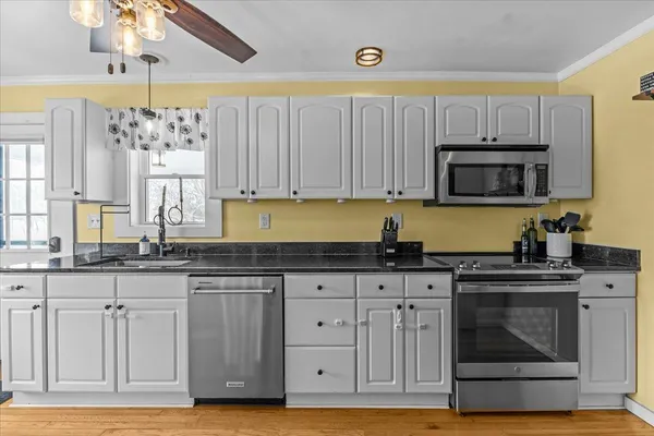 $447,500 | 205 Highway 2, Grand Isle, VT 05458