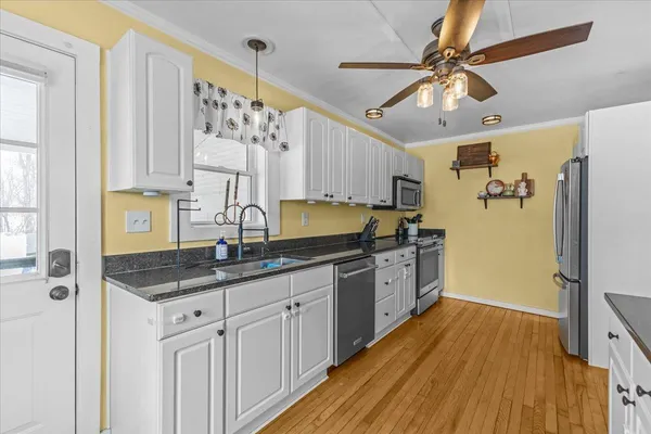 $447,500 | 205 Highway 2, Grand Isle, VT 05458