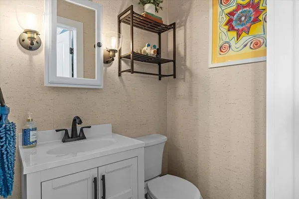 $447,500 | 205 Highway 2, Grand Isle, VT 05458