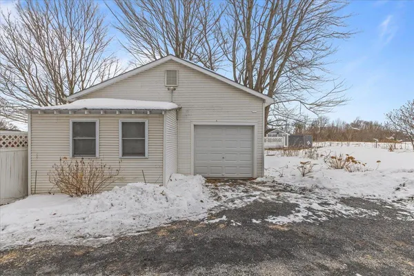 $447,500 | 205 Highway 2, Grand Isle, VT 05458