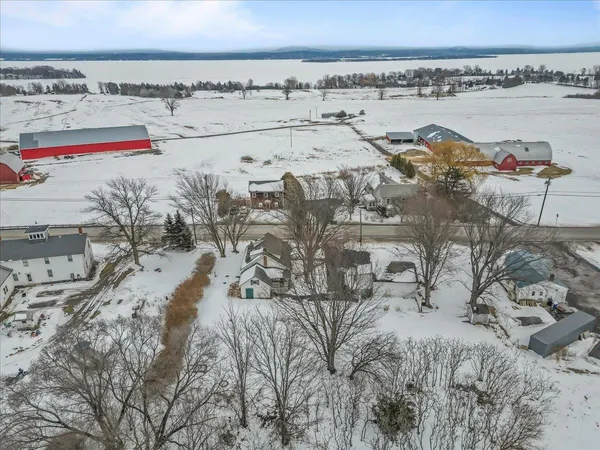 $447,500 | 205 Highway 2, Grand Isle, VT 05458