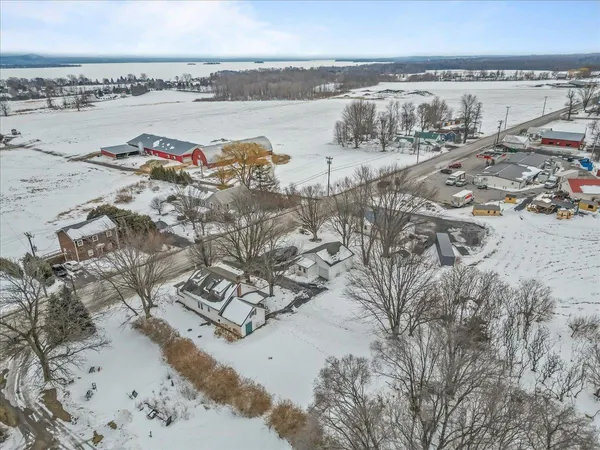 $447,500 | 205 Highway 2, Grand Isle, VT 05458