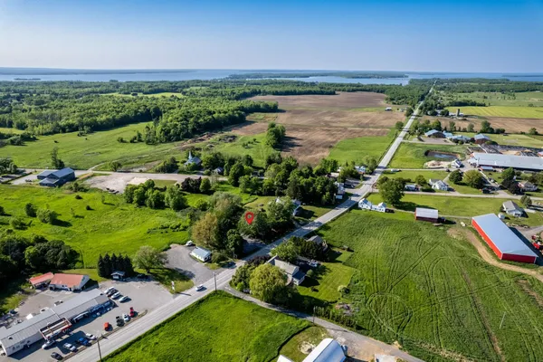 $447,500 | 205 Highway 2, Grand Isle, VT 05458