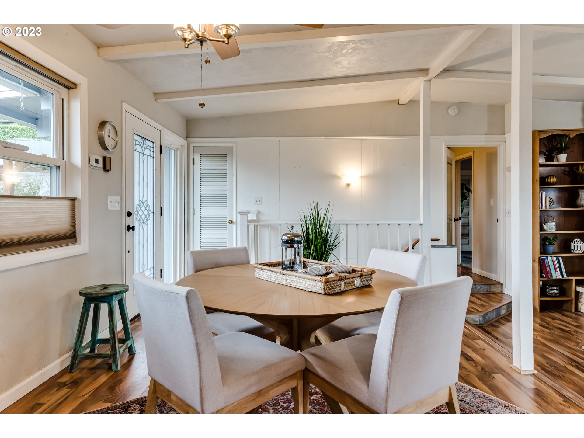 460 South 4th Street Springfield, OR 97477 - Photo 4 of 32 a view of a dining room with furniture