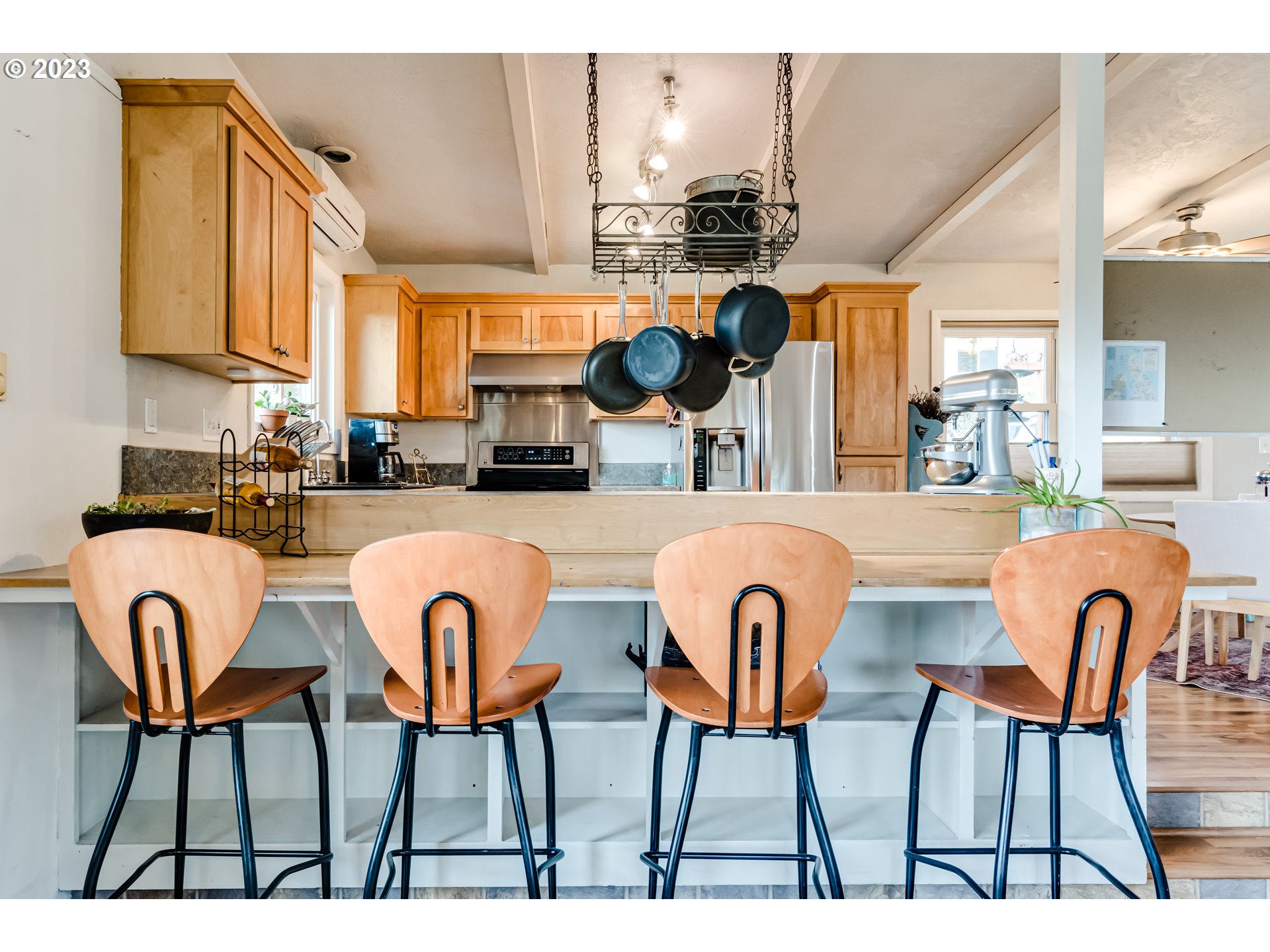 460 South 4th Street Springfield, OR 97477 - Photo 8 of 32 a view of kitchen and dining area
