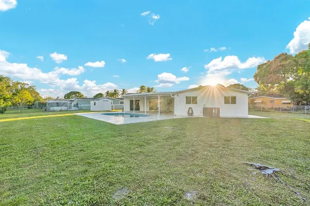 $4,450 | 290 Northwest 65th Avenue, Margate, FL 33063