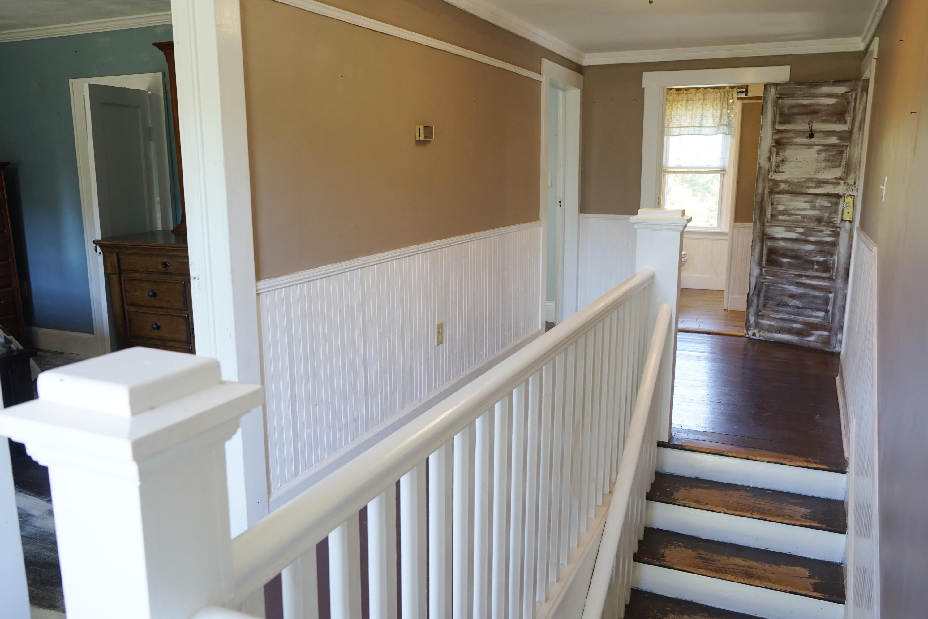 805 Longfield Road Fincastle, VA 24090 - Photo 32 of 75 Traditional Central Hallway