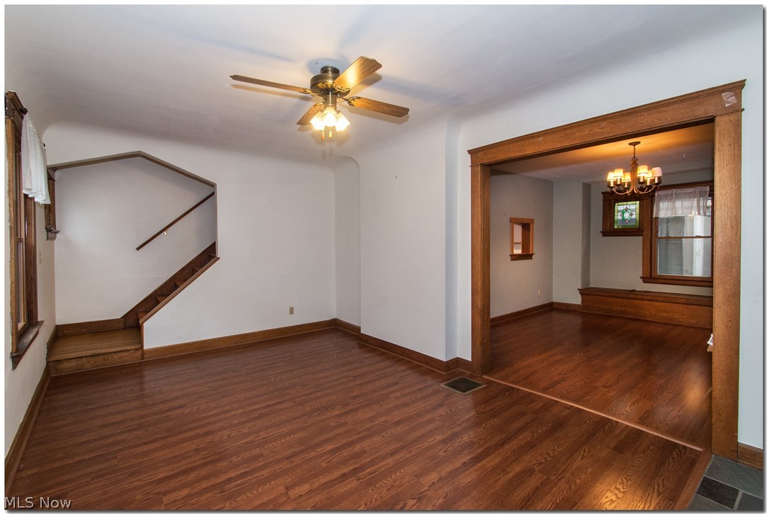 2468 Kingston Road Cleveland, OH 44118 - Photo 11 of 24