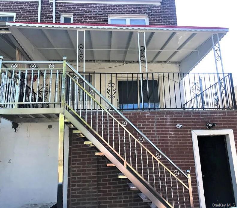 1574 Paulding Avenue, Unit 2 Bronx, NY 10462 - Photo 17 of 25 a view of entryway