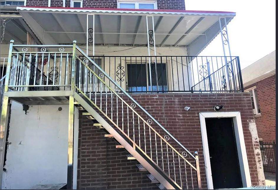 1574 Paulding Avenue, Unit 2 Bronx, NY 10462 - Photo 25 of 25 a view of entryway