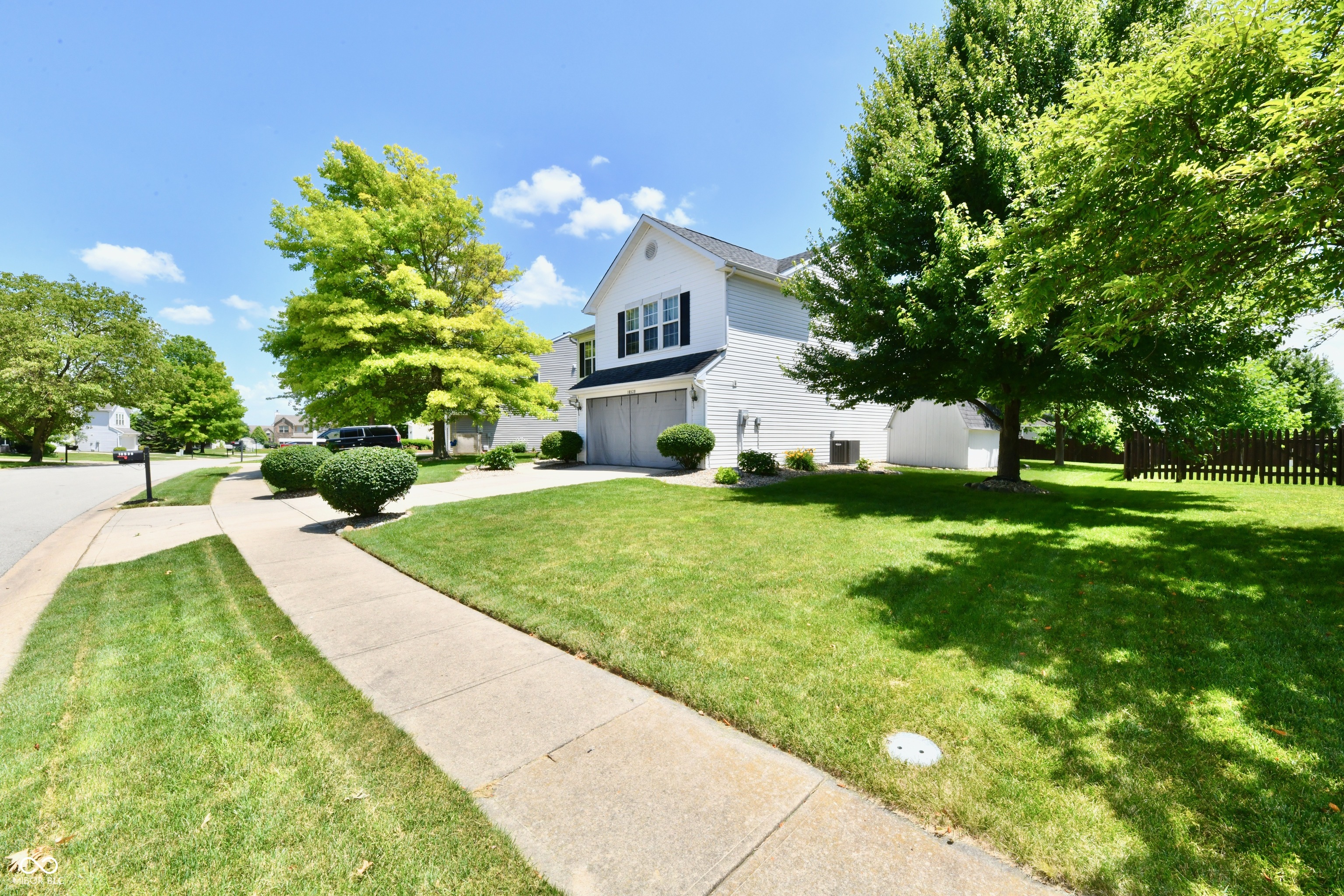 10539 Ross Crossing Fishers, IN 46038 - Photo 2 of 66