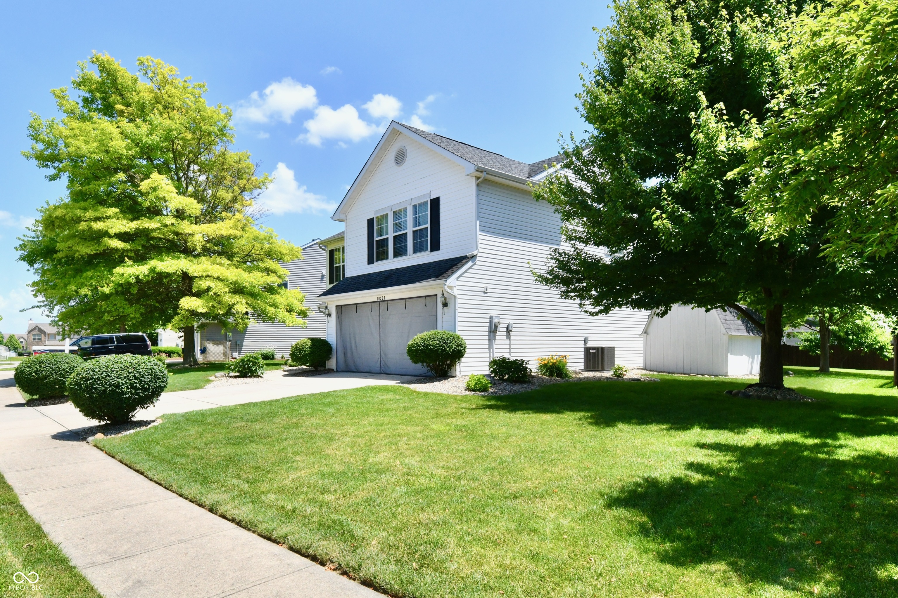 10539 Ross Crossing Fishers, IN 46038 - Photo 3 of 66