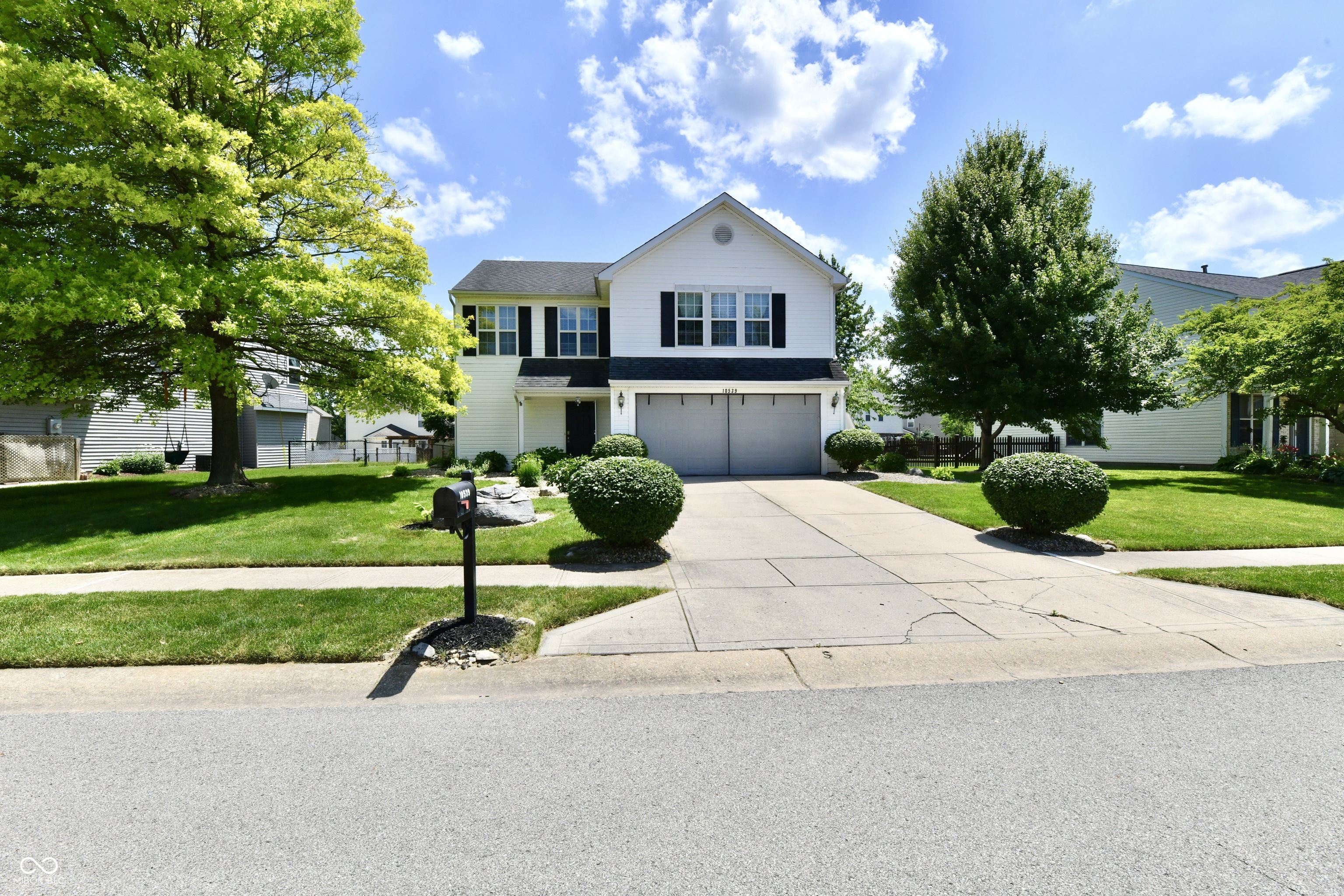 10539 Ross Crossing Fishers, IN 46038 - Photo 6 of 66