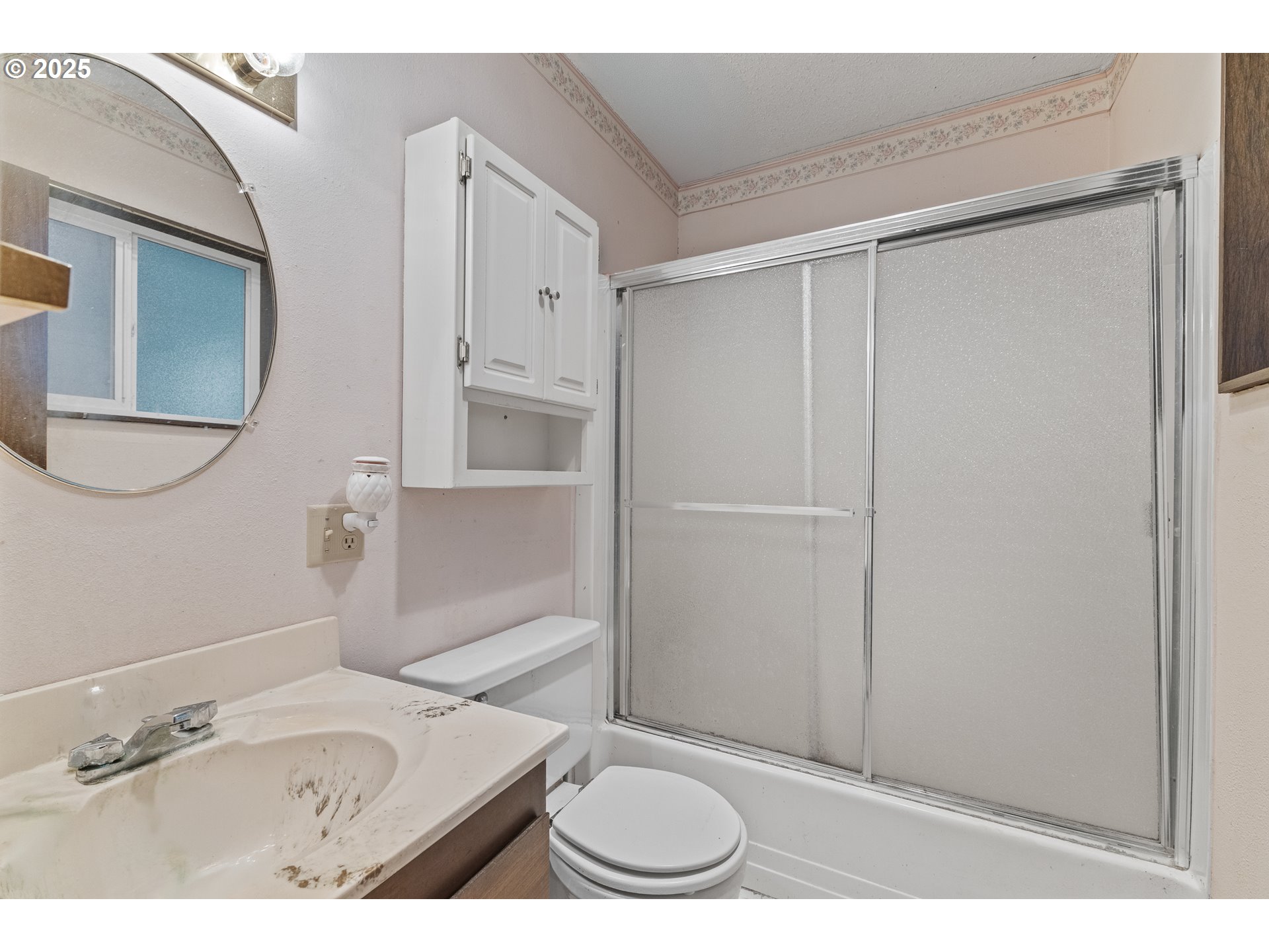 57247 Fairview Road Coquille, OR 97423 - Photo 32 of 45 a bathroom with a sink a toilet and shower