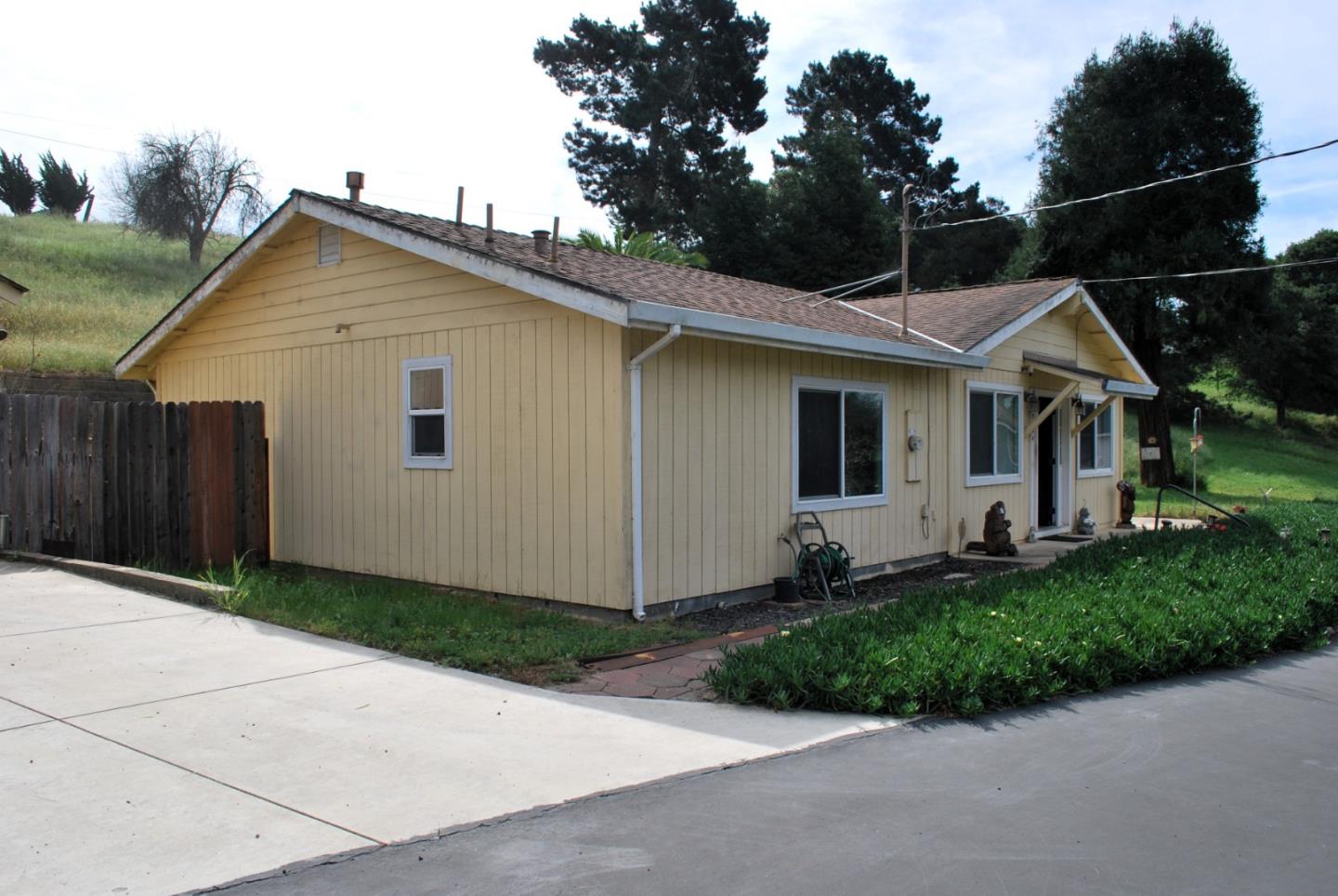 9194 Coker Road Salinas, CA 93907 - Photo 26 of 27 a view of a back yard of the house