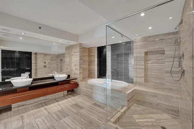 $7,900 | 101 South Fort Lauderdale Beach Boulevard, Unit 806, Fort Lauderdale, FL 33316