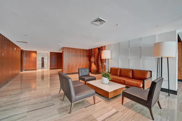 $7,900 | 101 South Fort Lauderdale Beach Boulevard, Unit 806, Fort Lauderdale, FL 33316