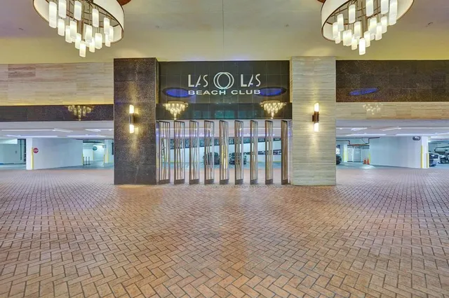 $7,900 | 101 South Fort Lauderdale Beach Boulevard, Unit 806, Fort Lauderdale, FL 33316